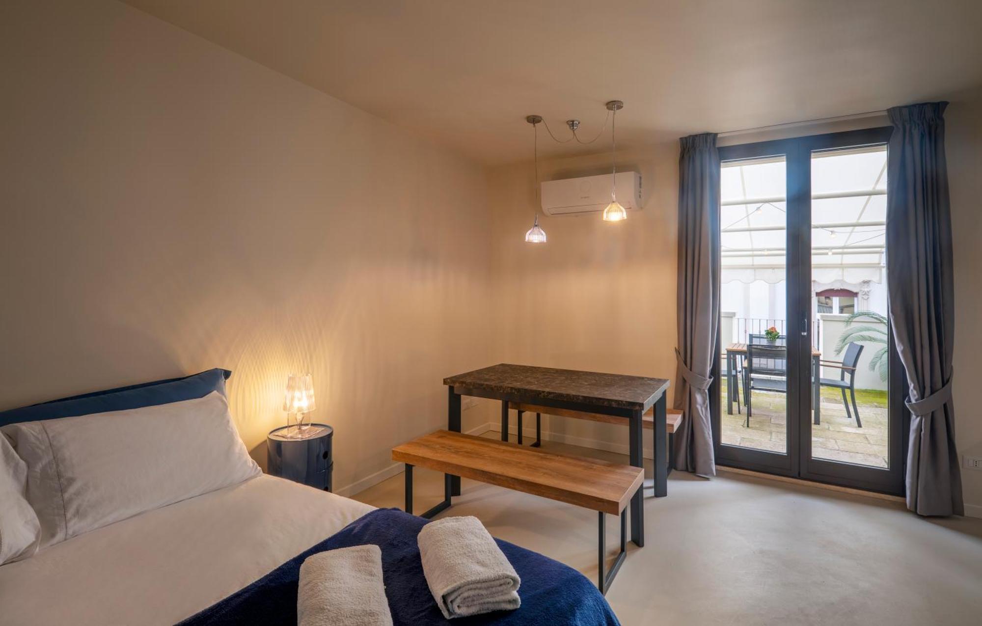 Blu Mazzini 1 - Appartamento Luxury Con Terrazza Privata Lecce Dış mekan fotoğraf